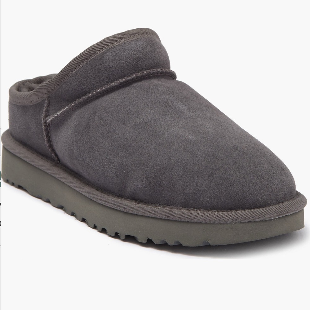 UGG Classic Slippers sz 10